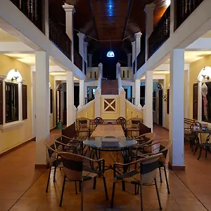 Couette-café Twin House - Lao Experience